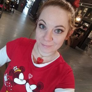 Meet your Posher, Angelia